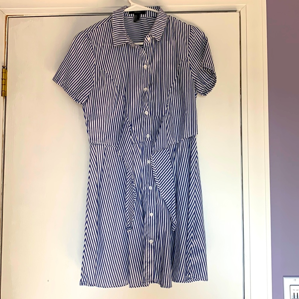 Forever 21 dress, never worn.